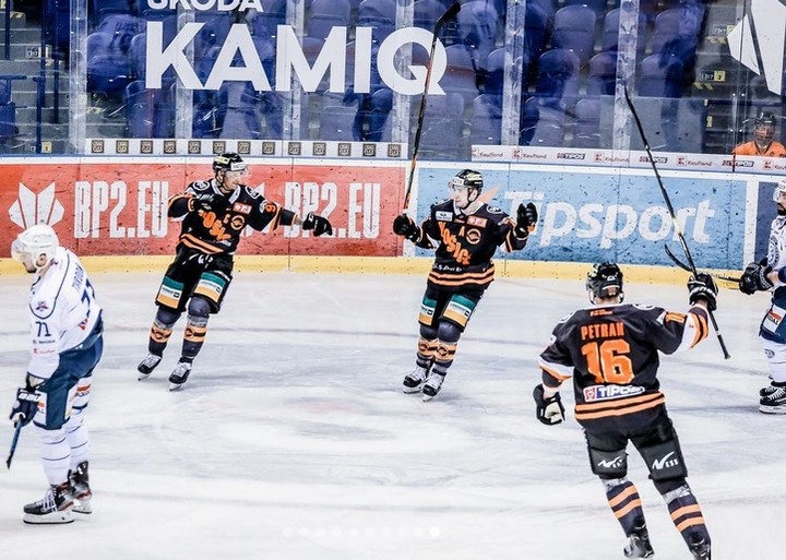 Košičania odohrajú derby v špeciálnych dresoch. Podporia zdravotníkov